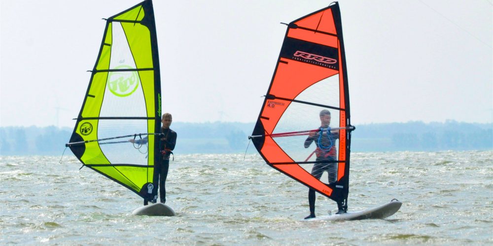 Windsurfkurs bei Kitesurf & Kanu Born